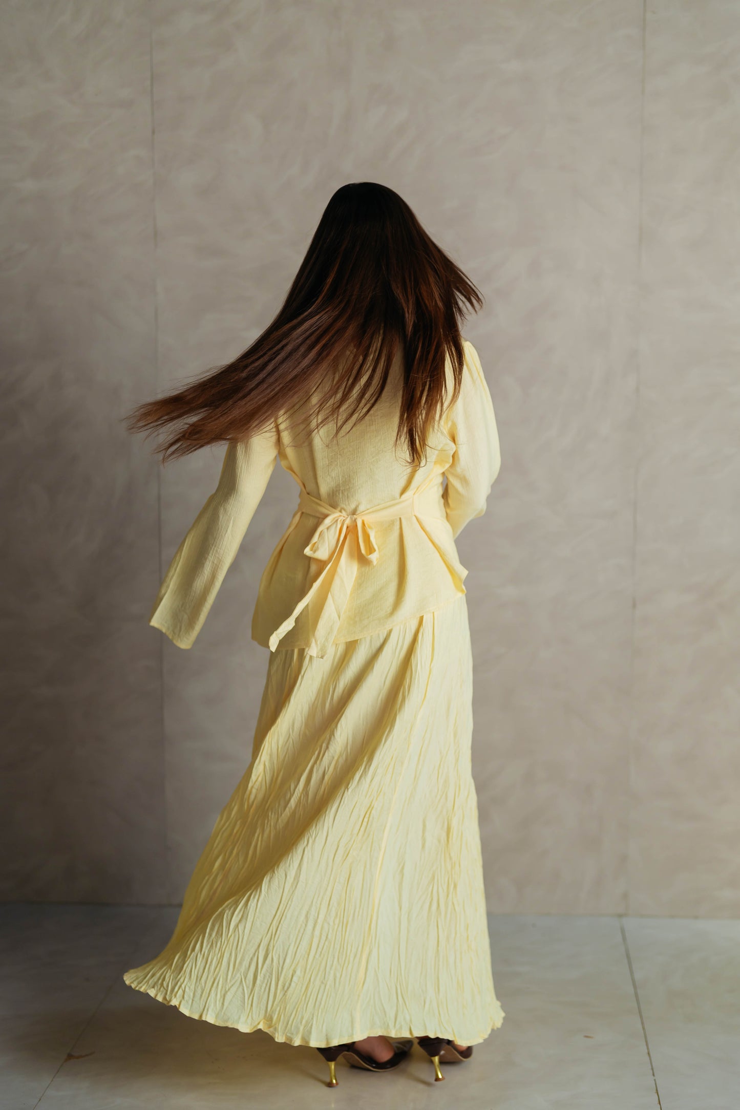 L O U R A SET